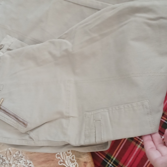 NWT Gloria Vanderbilt khaki colored pants size 16 - Picture 4 of 5